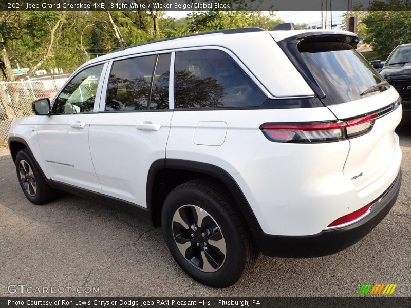 Bright White / Wicker Beige/Global Black 2024 Jeep Grand Cherokee 4XE