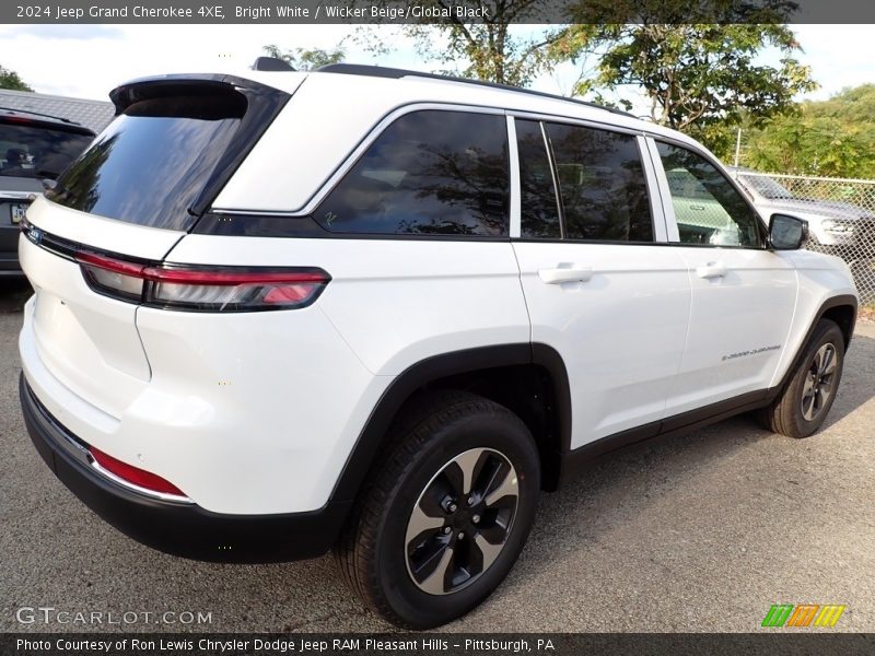 Bright White / Wicker Beige/Global Black 2024 Jeep Grand Cherokee 4XE