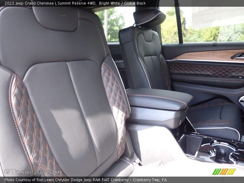 Bright White / Global Black 2023 Jeep Grand Cherokee L Summit Reserve 4WD