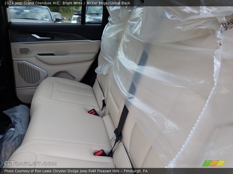 Bright White / Wicker Beige/Global Black 2024 Jeep Grand Cherokee 4XE