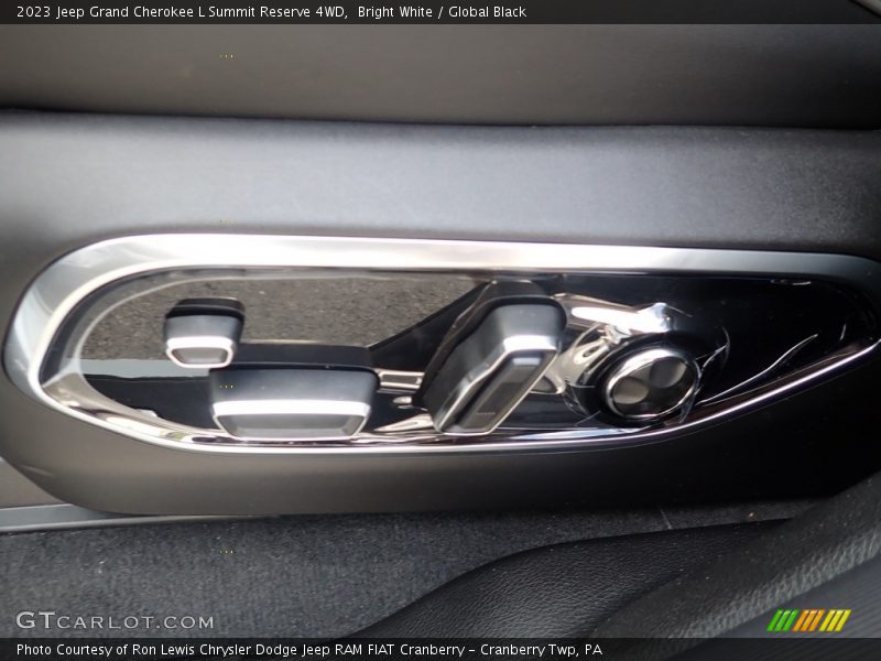 Bright White / Global Black 2023 Jeep Grand Cherokee L Summit Reserve 4WD