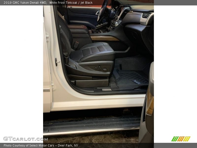 White Frost Tintcoat / Jet Black 2019 GMC Yukon Denali 4WD