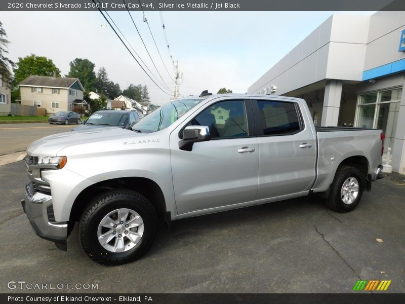 Front 3/4 View of 2020 Silverado 1500 LT Crew Cab 4x4