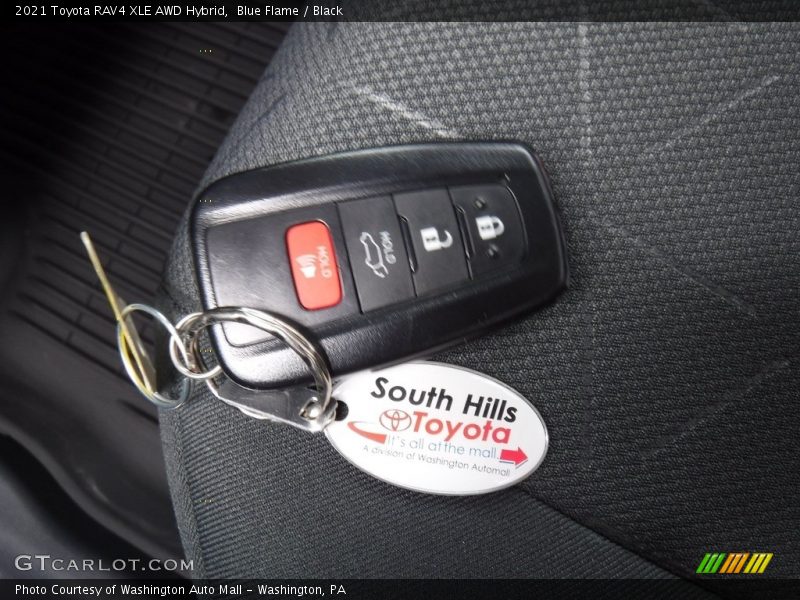 Keys of 2021 RAV4 XLE AWD Hybrid