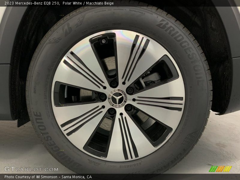 Polar White / Macchiato Beige 2023 Mercedes-Benz EQB 250