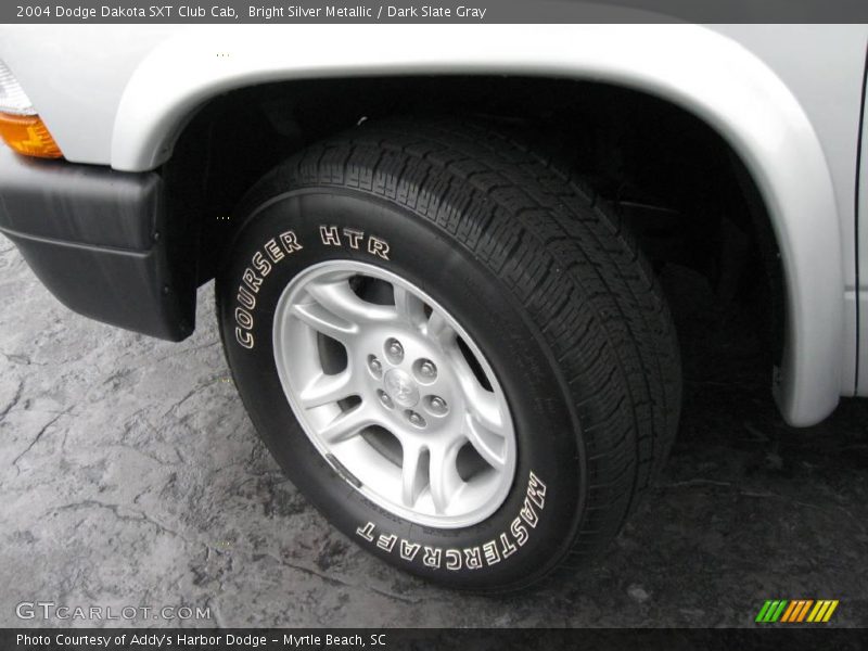 Bright Silver Metallic / Dark Slate Gray 2004 Dodge Dakota SXT Club Cab