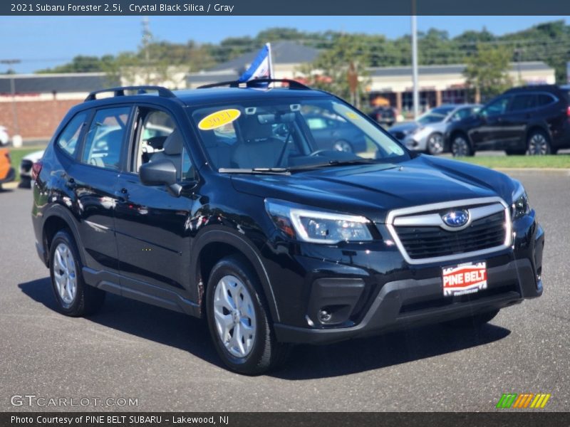 Front 3/4 View of 2021 Forester 2.5i