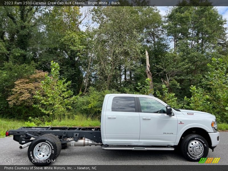 Bright White / Black 2023 Ram 3500 Laramie Crew Cab 4x4 Chassis