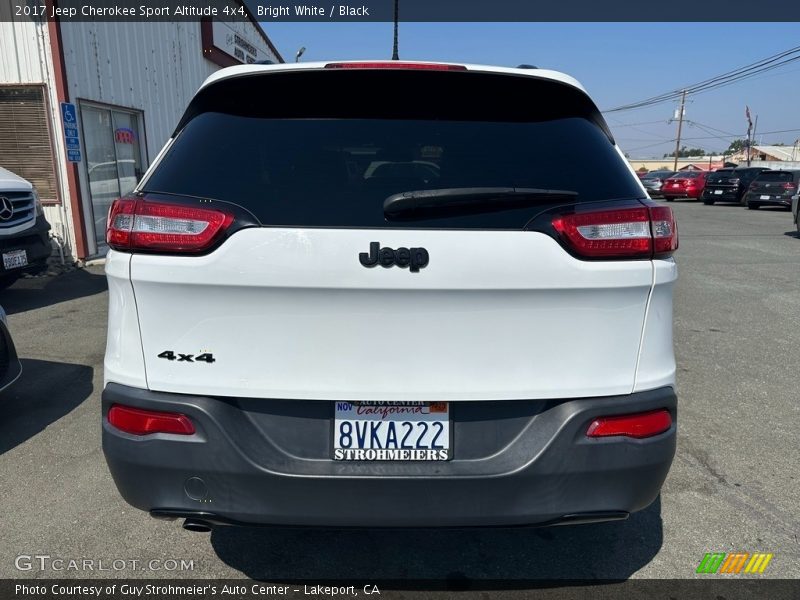 Bright White / Black 2017 Jeep Cherokee Sport Altitude 4x4