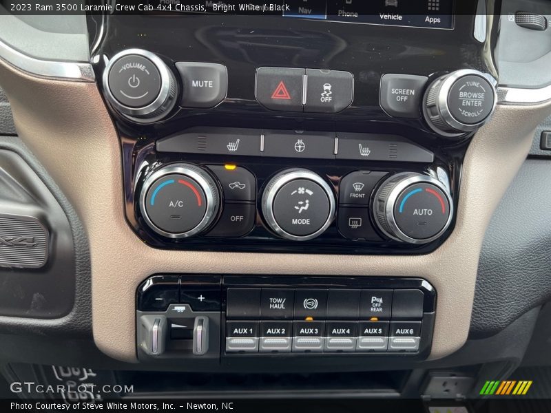 Bright White / Black 2023 Ram 3500 Laramie Crew Cab 4x4 Chassis
