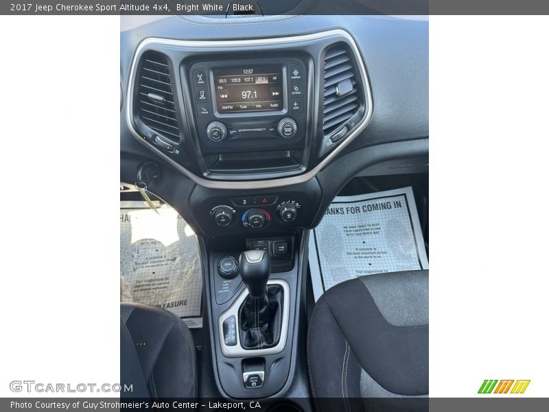 Bright White / Black 2017 Jeep Cherokee Sport Altitude 4x4