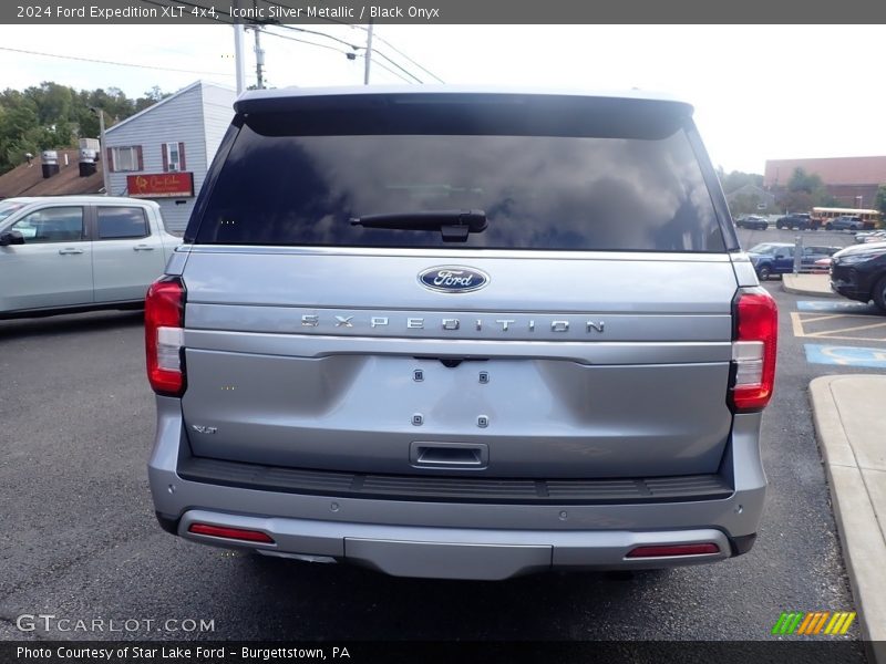 Iconic Silver Metallic / Black Onyx 2024 Ford Expedition XLT 4x4
