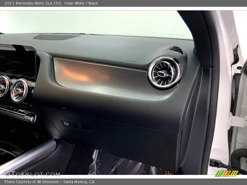 Polar White / Black 2021 Mercedes-Benz GLA 250