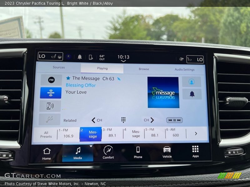 Controls of 2023 Pacifica Touring L