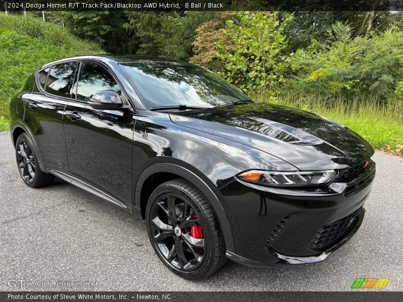 Front 3/4 View of 2024 Hornet R/T Track Pack/Blacktop AWD Hybrid