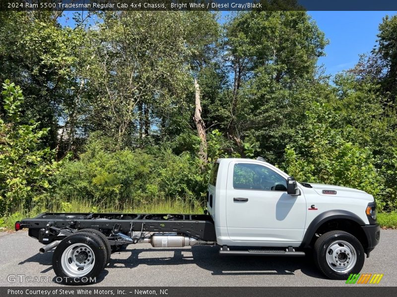  2024 5500 Tradesman Regular Cab 4x4 Chassis Bright White