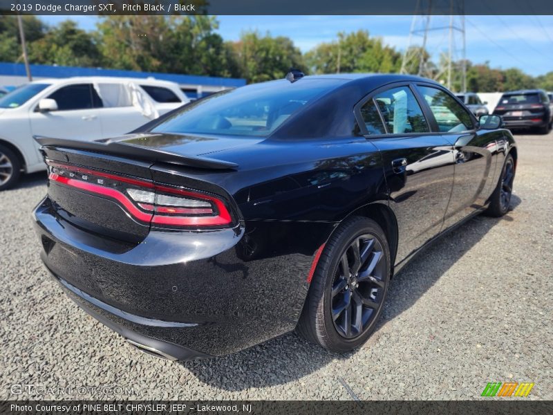 Pitch Black / Black 2019 Dodge Charger SXT