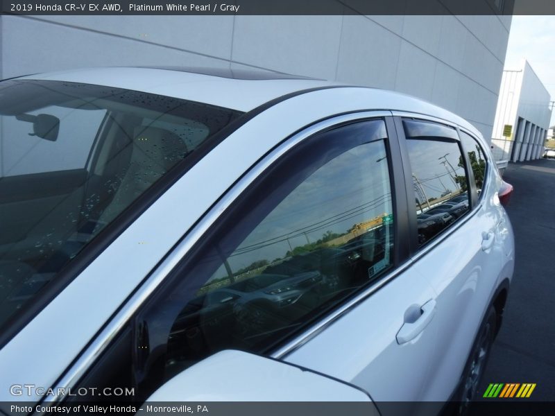 Platinum White Pearl / Gray 2019 Honda CR-V EX AWD