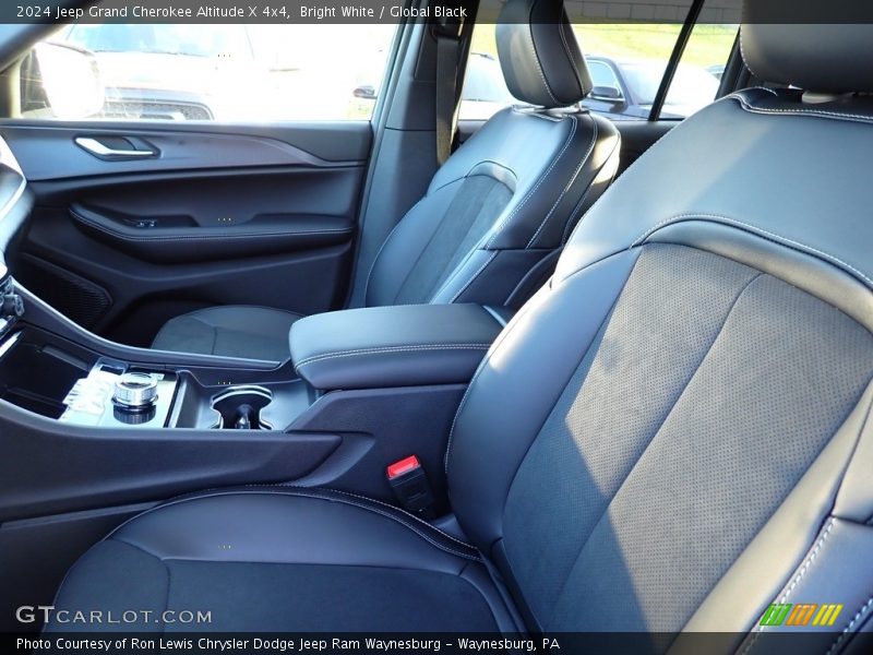 Front Seat of 2024 Grand Cherokee Altitude X 4x4