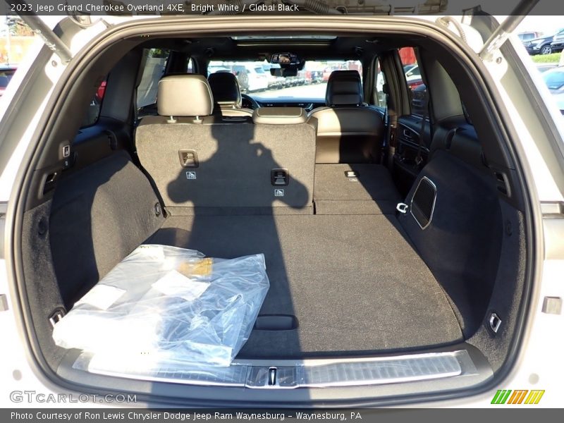 Bright White / Global Black 2023 Jeep Grand Cherokee Overland 4XE