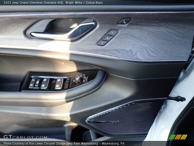 Bright White / Global Black 2023 Jeep Grand Cherokee Overland 4XE