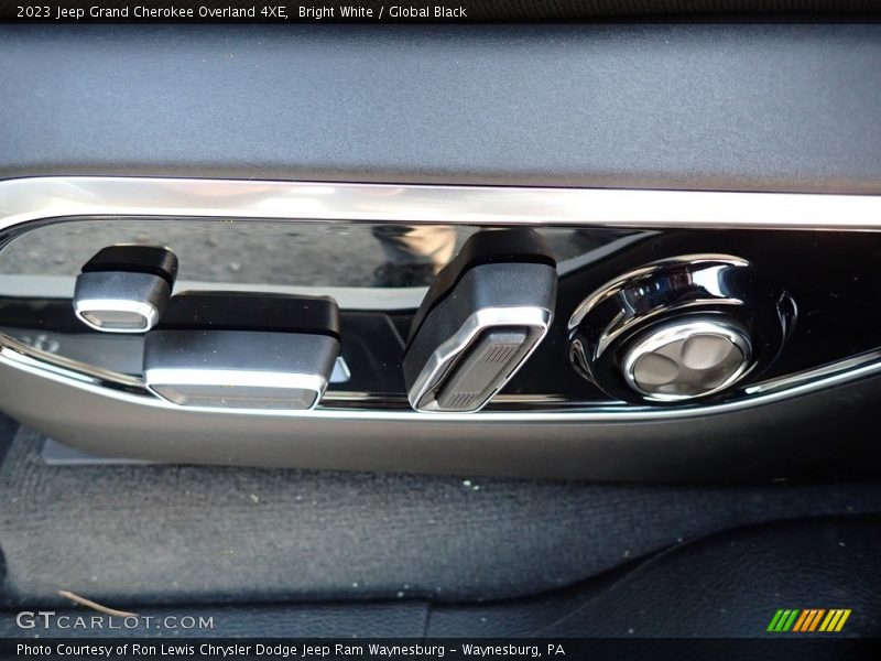 Bright White / Global Black 2023 Jeep Grand Cherokee Overland 4XE