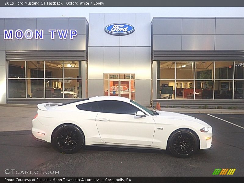 Oxford White / Ebony 2019 Ford Mustang GT Fastback