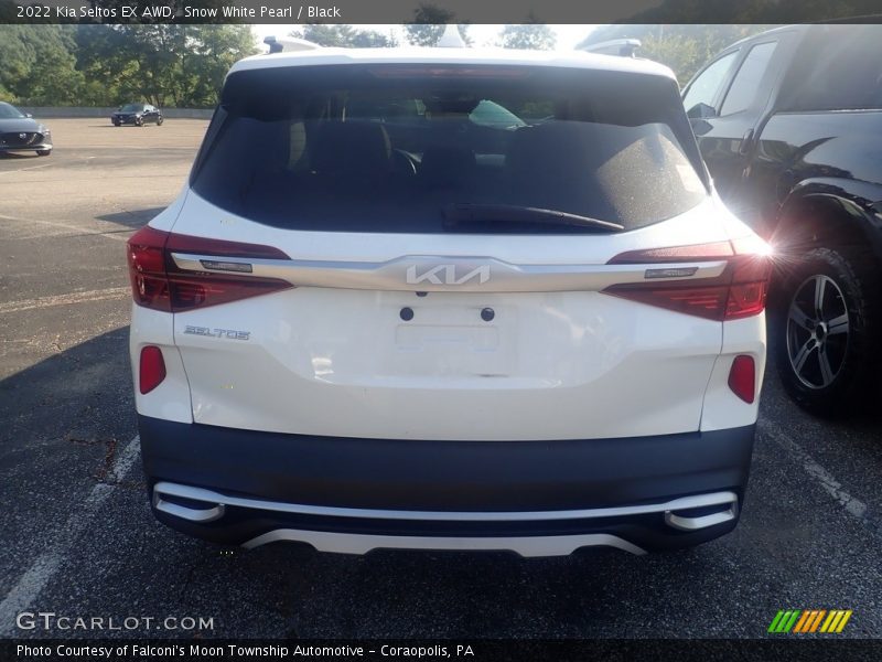 Snow White Pearl / Black 2022 Kia Seltos EX AWD