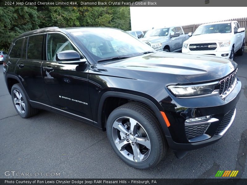 Front 3/4 View of 2024 Grand Cherokee Limited 4x4