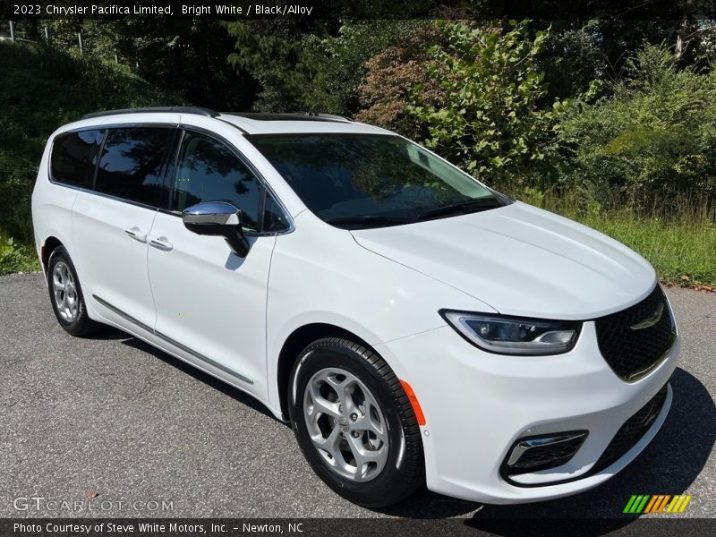 Front 3/4 View of 2023 Pacifica Limited