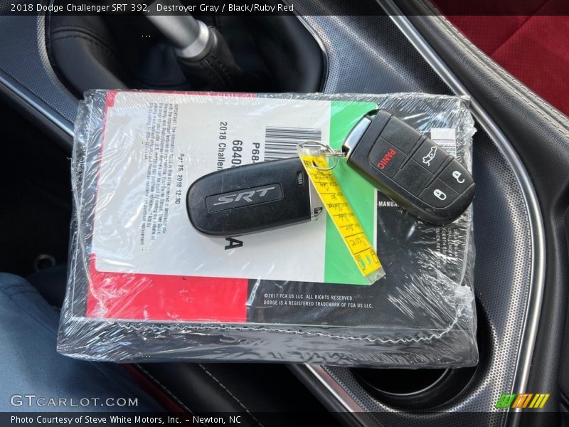 Keys of 2018 Challenger SRT 392