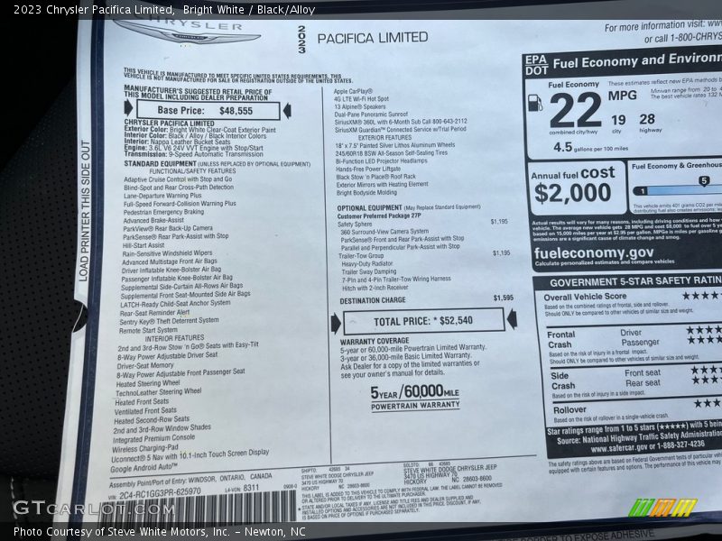 Bright White / Black/Alloy 2023 Chrysler Pacifica Limited