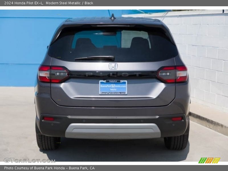 Modern Steel Metallic / Black 2024 Honda Pilot EX-L