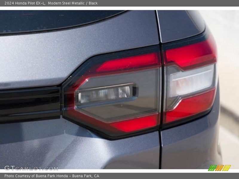 Modern Steel Metallic / Black 2024 Honda Pilot EX-L