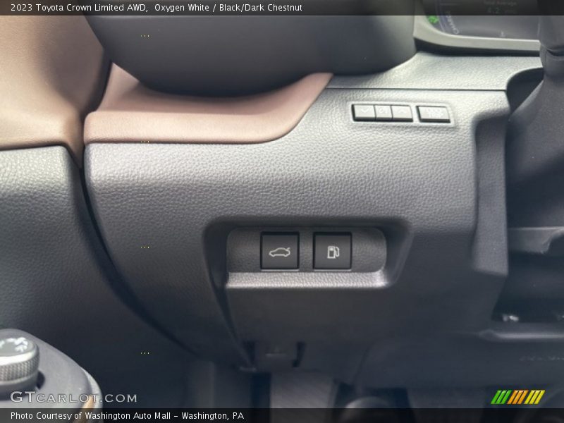 Oxygen White / Black/Dark Chestnut 2023 Toyota Crown Limited AWD