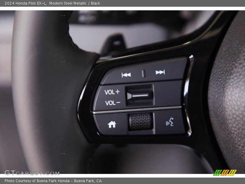 Modern Steel Metallic / Black 2024 Honda Pilot EX-L
