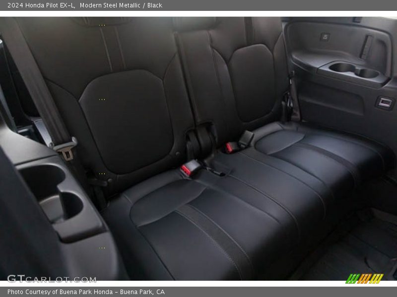 Modern Steel Metallic / Black 2024 Honda Pilot EX-L