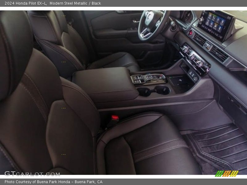 Modern Steel Metallic / Black 2024 Honda Pilot EX-L