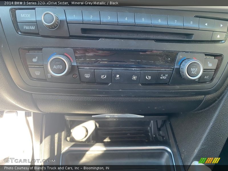 Mineral Grey Metallic / Black 2014 BMW 3 Series 320i xDrive Sedan