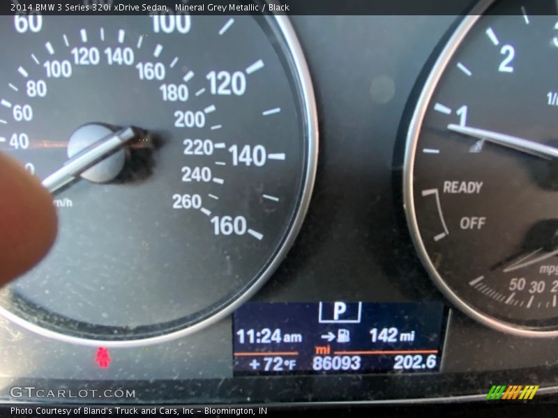 Mineral Grey Metallic / Black 2014 BMW 3 Series 320i xDrive Sedan