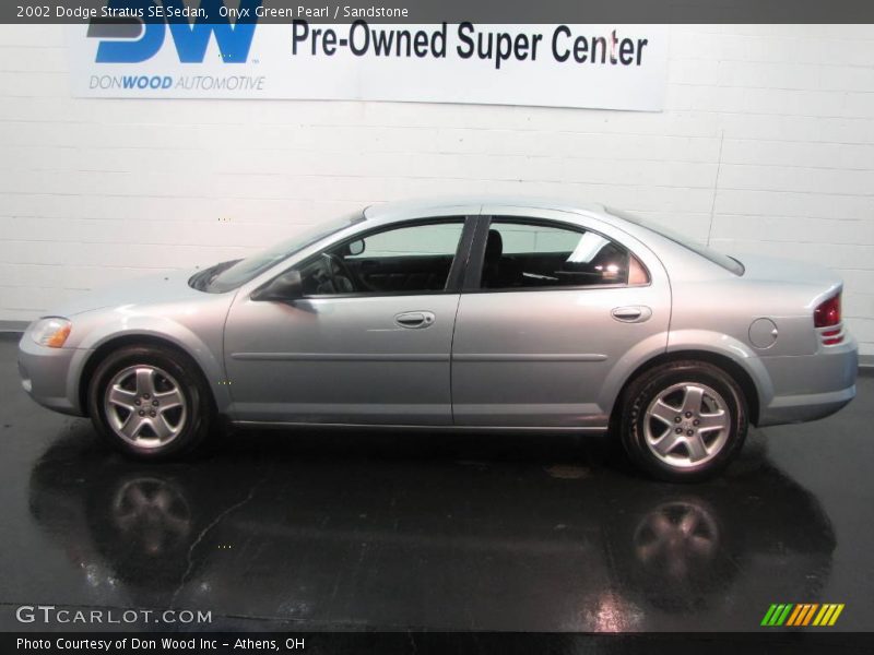 Onyx Green Pearl / Sandstone 2002 Dodge Stratus SE Sedan