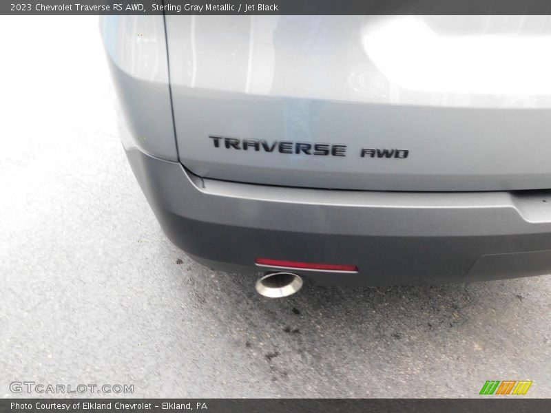 Sterling Gray Metallic / Jet Black 2023 Chevrolet Traverse RS AWD