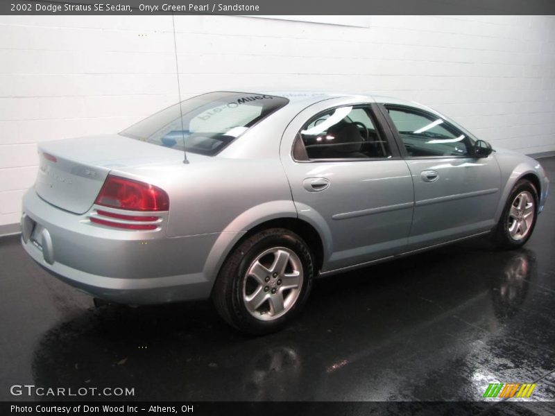 Onyx Green Pearl / Sandstone 2002 Dodge Stratus SE Sedan