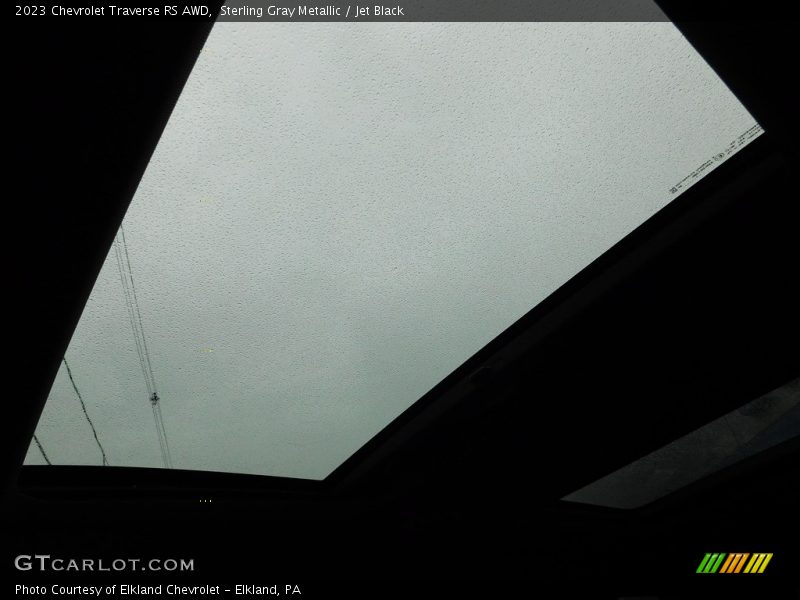Sterling Gray Metallic / Jet Black 2023 Chevrolet Traverse RS AWD