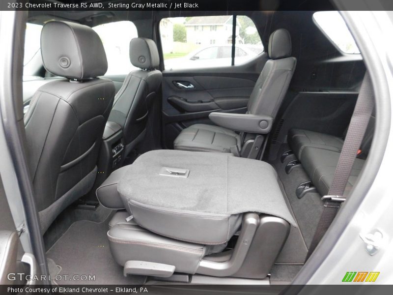 Sterling Gray Metallic / Jet Black 2023 Chevrolet Traverse RS AWD