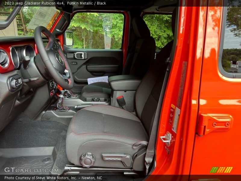 Front Seat of 2023 Gladiator Rubicon 4x4