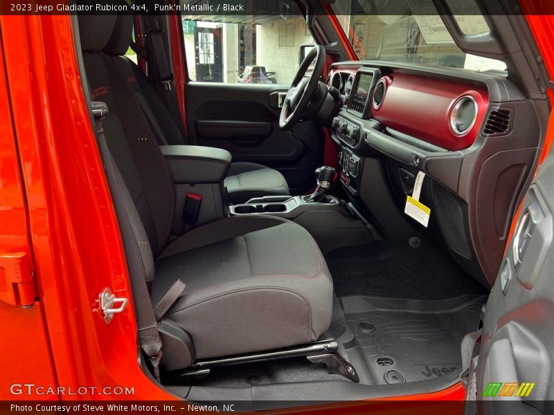 Front Seat of 2023 Gladiator Rubicon 4x4