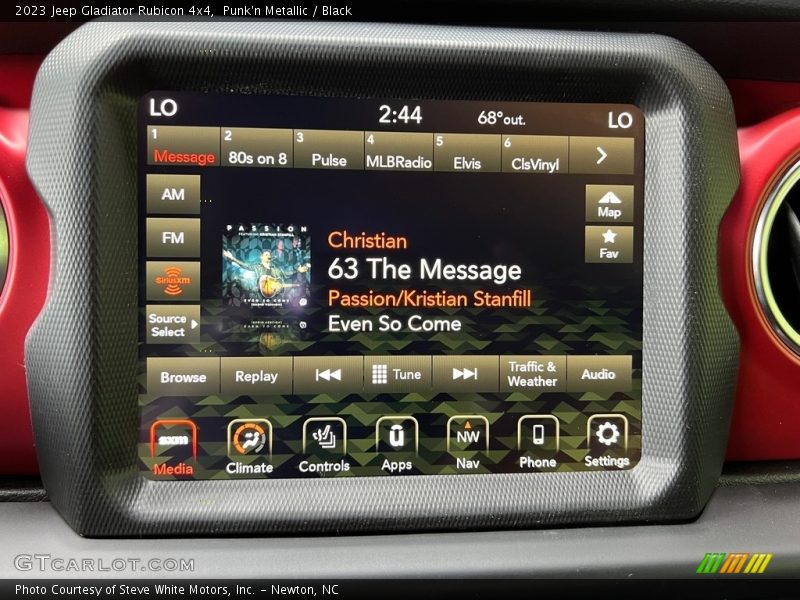 Controls of 2023 Gladiator Rubicon 4x4
