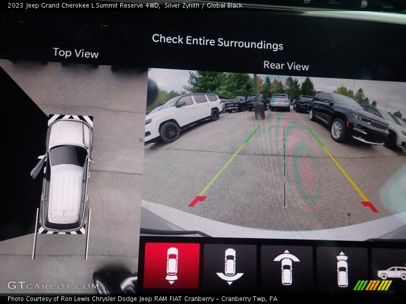 Controls of 2023 Grand Cherokee L Summit Reserve 4WD