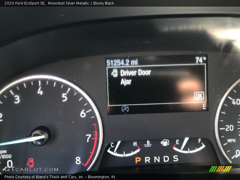 Moondust Silver Metallic / Ebony Black 2020 Ford EcoSport SE